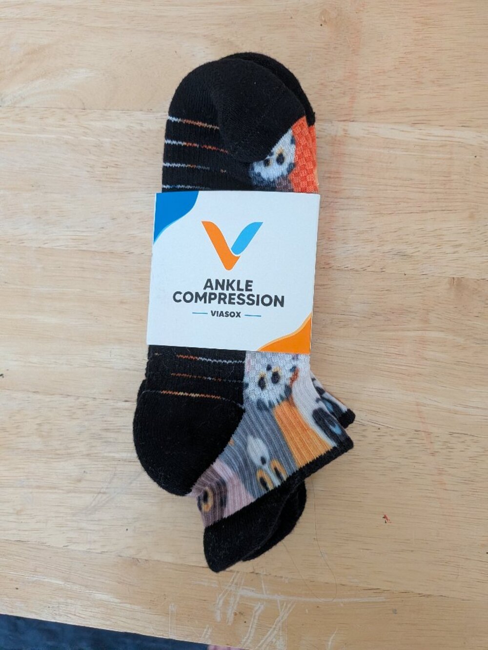 Viasox Ankle Compression Socks - Cats pattern - Size S/M - NWT